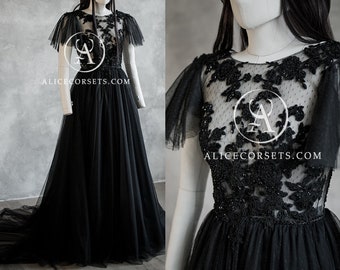 Bohemian Style Black Wedding Dress ~ Modern Witch Backless Dress ~ Wings Sleeves Gothic Bridal Gown ~ Alternative Halloween Wedding Gown