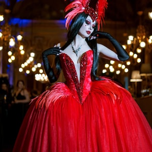 Phoenix Gothic Red Wedding Dress ~ Dramatic Fantasy Ball Gown ~ Vampire  Wedding Dress ~ Halloween Feathered Corset Costume Goth Prom Dress - Etsy