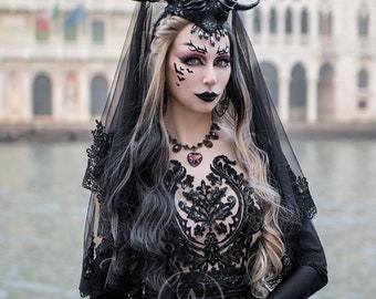 Dracula's Bride Wedding Dress Gothic Halloween Gown Veil Modern Witch Lace Bridal Dress Dark Fantasy Goth Prom Dress Alternative Black Dress
