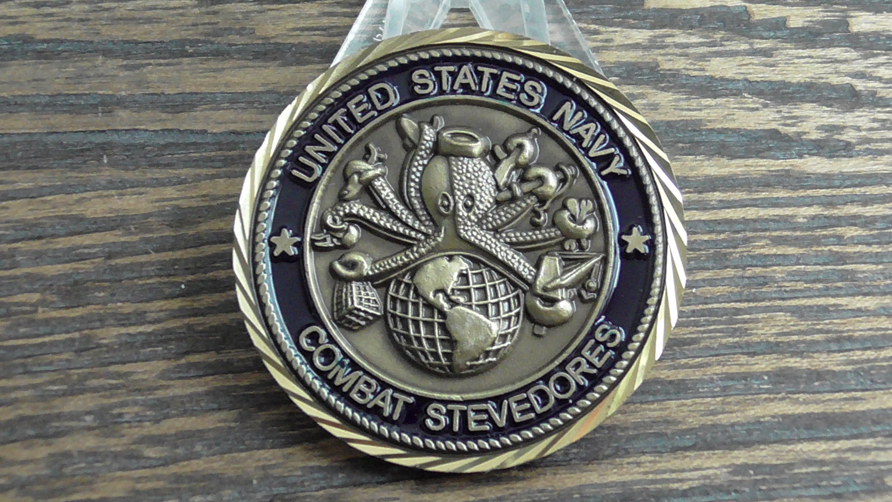 ネイビーチャレンジコイン Amazon.co.jp: チャレンジコイン 紋章 アメリカ海軍省 記念