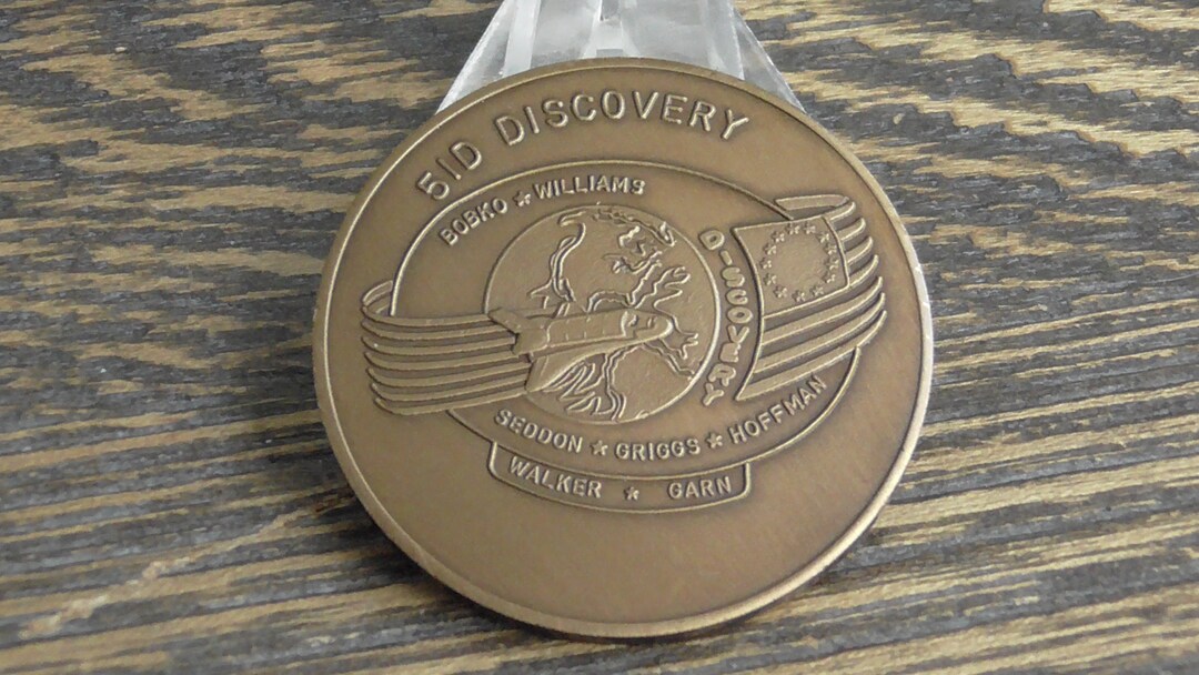 Vintage NASA 51D Discovery the New Era of Space Exploration Coin #483S ...