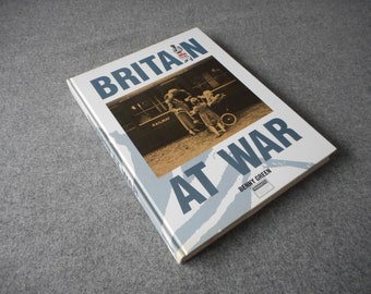 BRITAIN AT WAR, photos book, vintage Benn Green 1989 book sz/2290