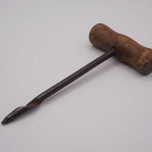 1900s little HAND DRILL BIT / collectible tool drill rusty hand drill / antique drill old tool /  D10/1792