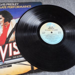 1981 Elvis Presley Vinyl, The Ultimate Performance,  33 1/3 LP collectible vinyl Elvis presley // sz/1818