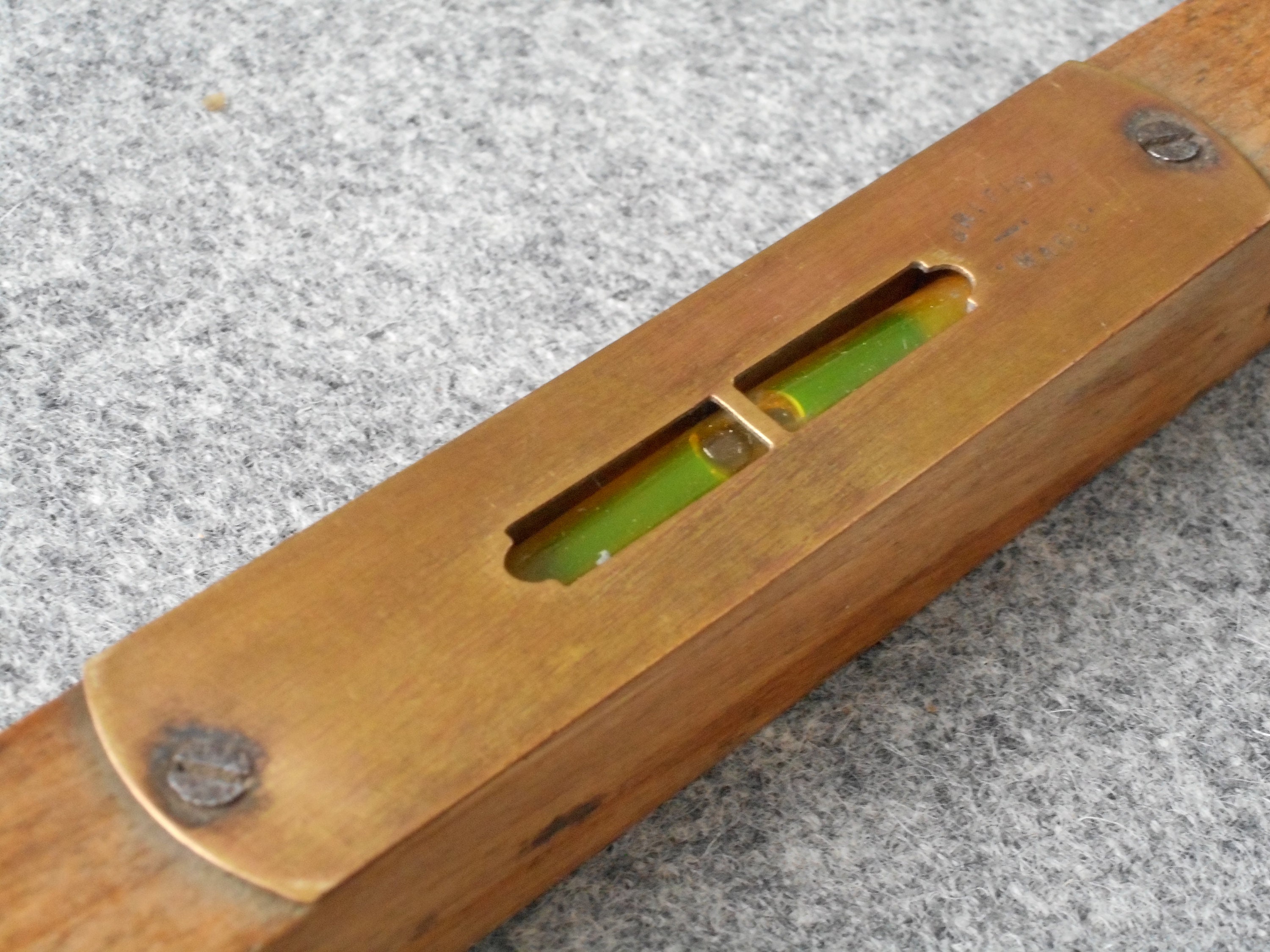 Ancien Niveau à Bulle En Bois - Outil Vintage - Longueur 40,5cm - Occasion