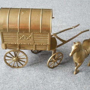 C.1940s Horse And Carriage brass vintage collectible figure E02/2293