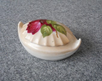 Shell shaped porcelain box with lid / vintage floral design little ceramic box ring holder D10/2078