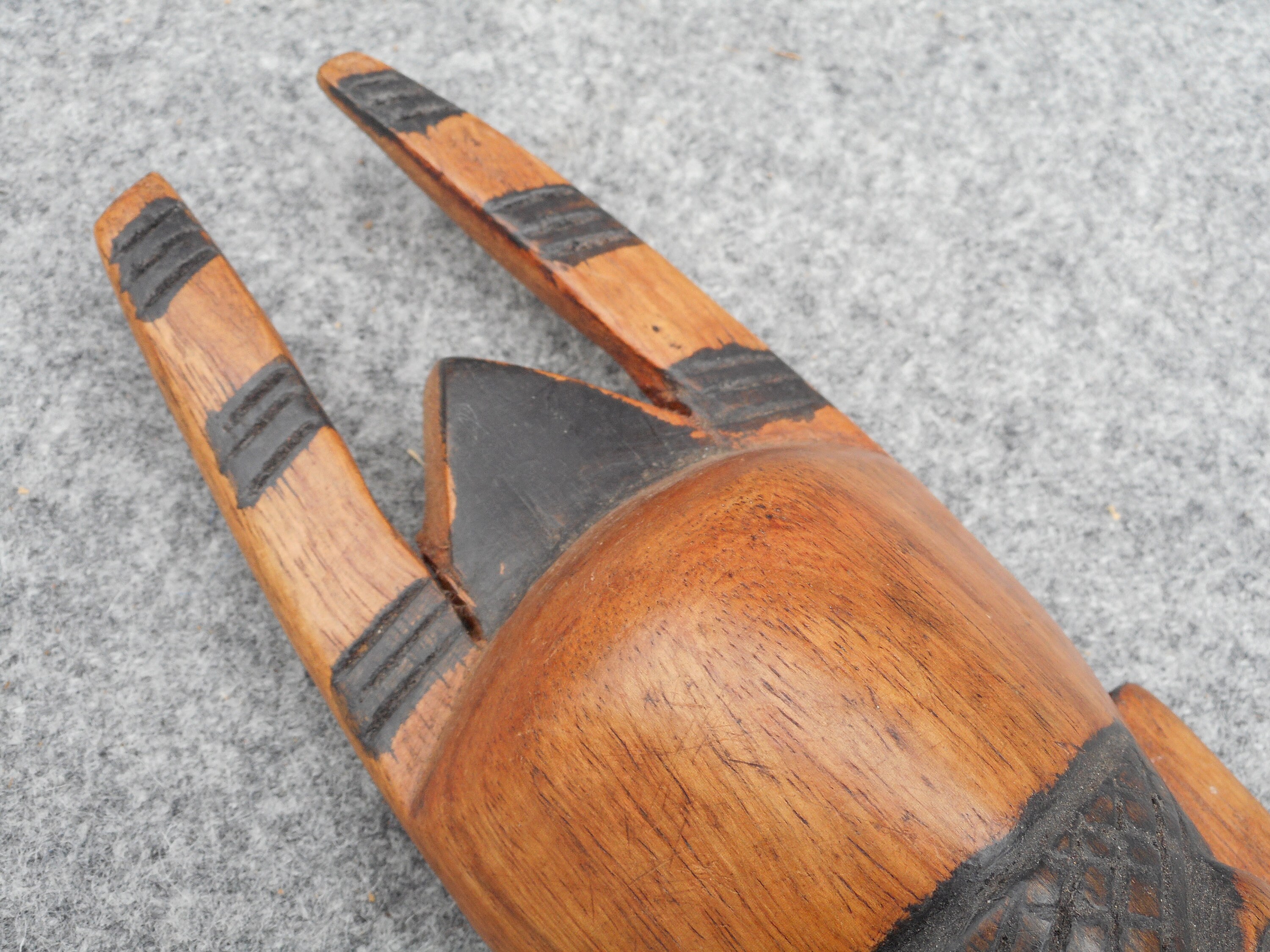 コレクター向けフェイスマスク - ユニークな壁飾りに最適な小さな