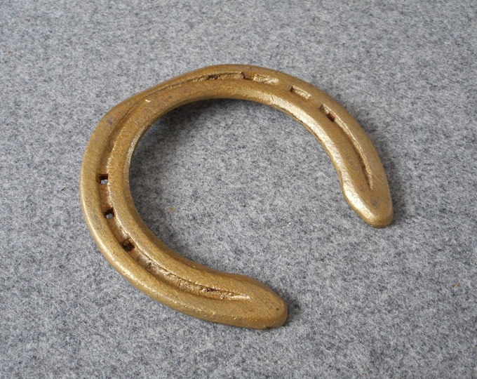 Gold painted old HORSESHOES homedecor or lucky gift I06/2099