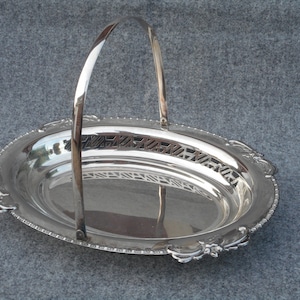Silverplated Metal Tray with Handle - Vintage Serving Piece for Entertaining H05/1908