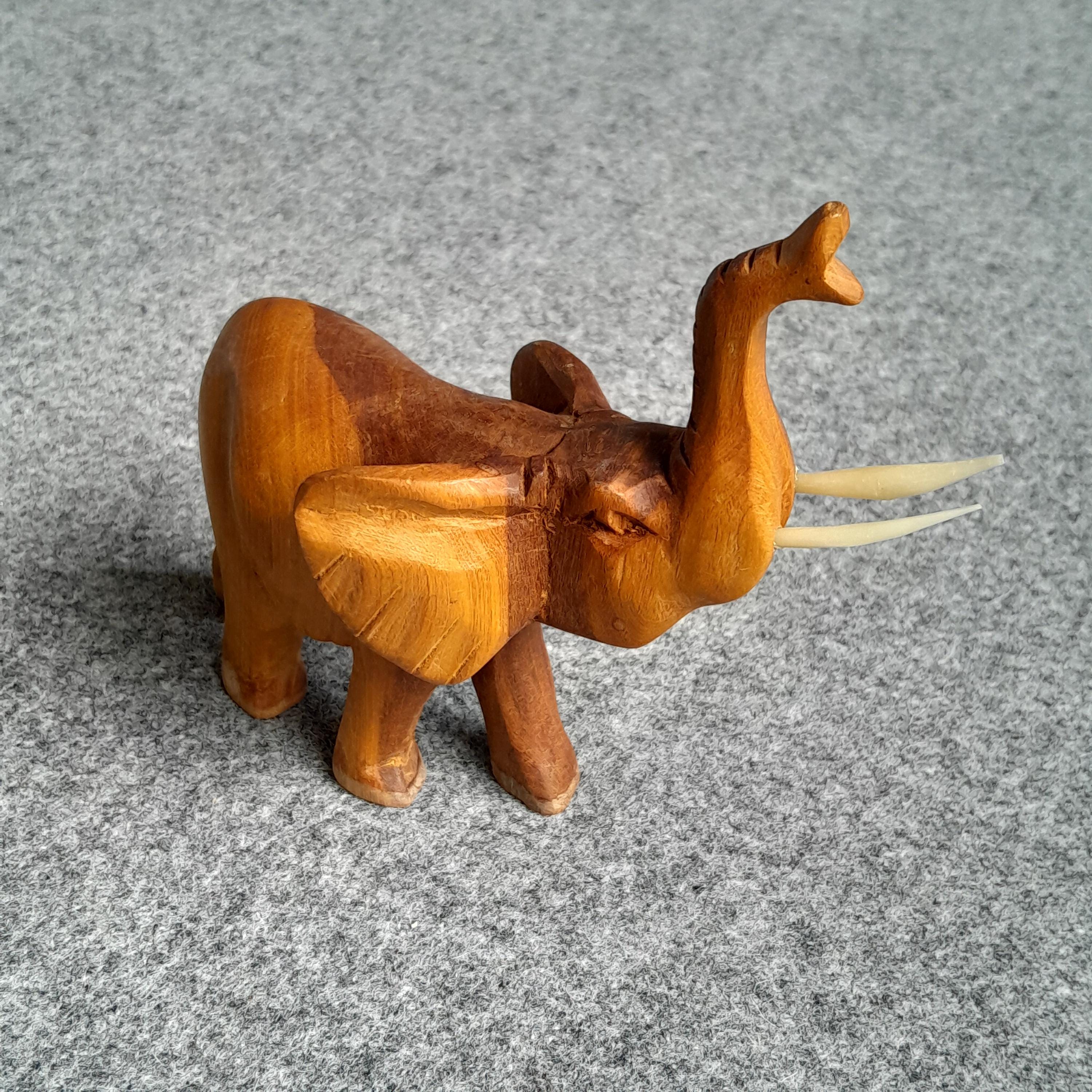 木製の象の彫刻 #動物#レトロ#アンティーク 木製の象：牙付きヴィンテージ彫刻置物 - 12 cm コレクターズアイテム