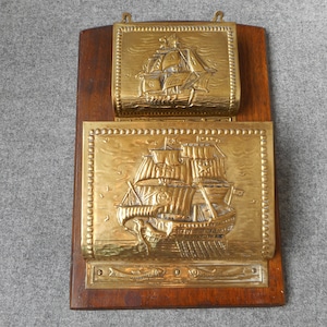 c.1920 Tema de barco vintage Peerage 35 cm 14 pulgadas Organizador de porta periódicos de doble carta G04/2211