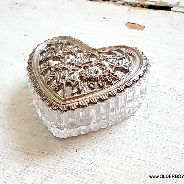 Vtg Heart Box opening glass heart metal casket with flowers motif casket glass pix wedding ring box heart shaped box for girls rose N10/698