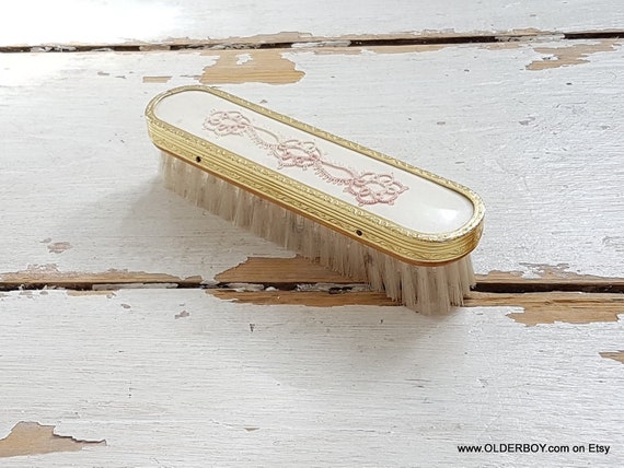 Toolland HE97141: Brosse métallique avec manche en bois, 4 rangs, 29 cm Toolland HE97141: Brosse métallique avec manche en bois, 4 rangs, 29 cm