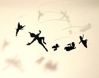 Mobile Peter Pan...mobile per neonati, decorazione da appendere, regalo per neonati, regalo di maternità, regalo di gravidanza, mobili a tulipano, mobili a tulipano, decorazione per la cameretta dei neonati