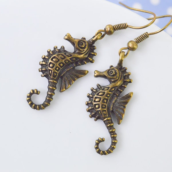 Boucles d'oreille hippocampe bronze, bijou animal aquatique, nautique, bijou amusant mignon funky, charms pendentif, cadeau idéale pour elle