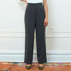 high waisted cropped khaki velvet straight leg trousers eddie bauer beige velvet preppy pants 90s tan velvet pants medium petite