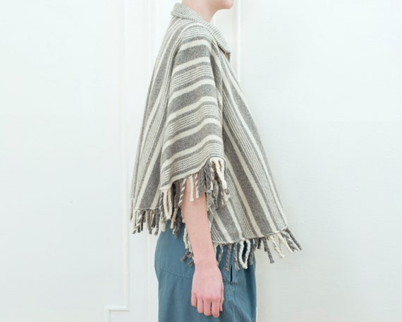 70s gray striped wool poncho | peter pan collar m… - image 4