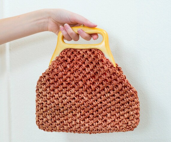 red straw bag | 60s raffia purse | bakelite handle