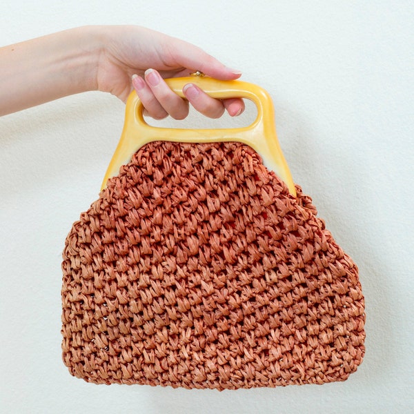 red straw bag | 60s raffia purse | bakelite handle bag | retro woven raffia straw bag