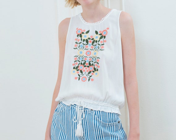 90s white floral hippie blouse | sleeveless flowe… - image 2