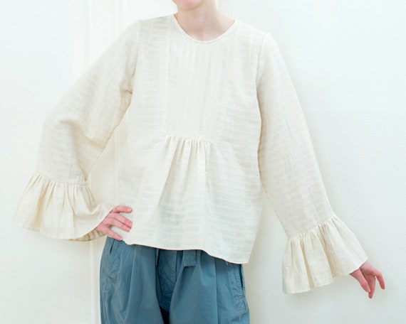70s off white striped bell sleeve blouse | gathere