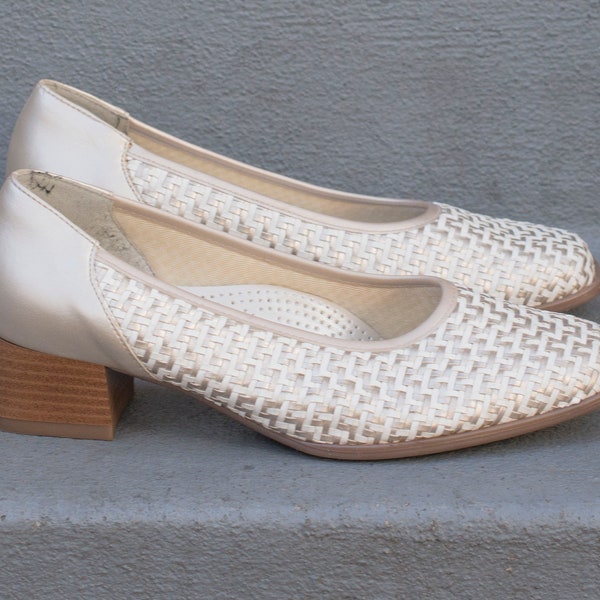 metallic woven pump shoes 7 | 80s bronze block heel pumps 37 | white metallic low heel shoes | shimmer leather basket weave shoes
