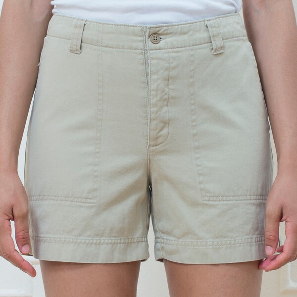 khaki high waisted shorts | 90s gap high waist tan camp shorts | 28 inch waist small shorts | preppy khaki shorts | short shorts