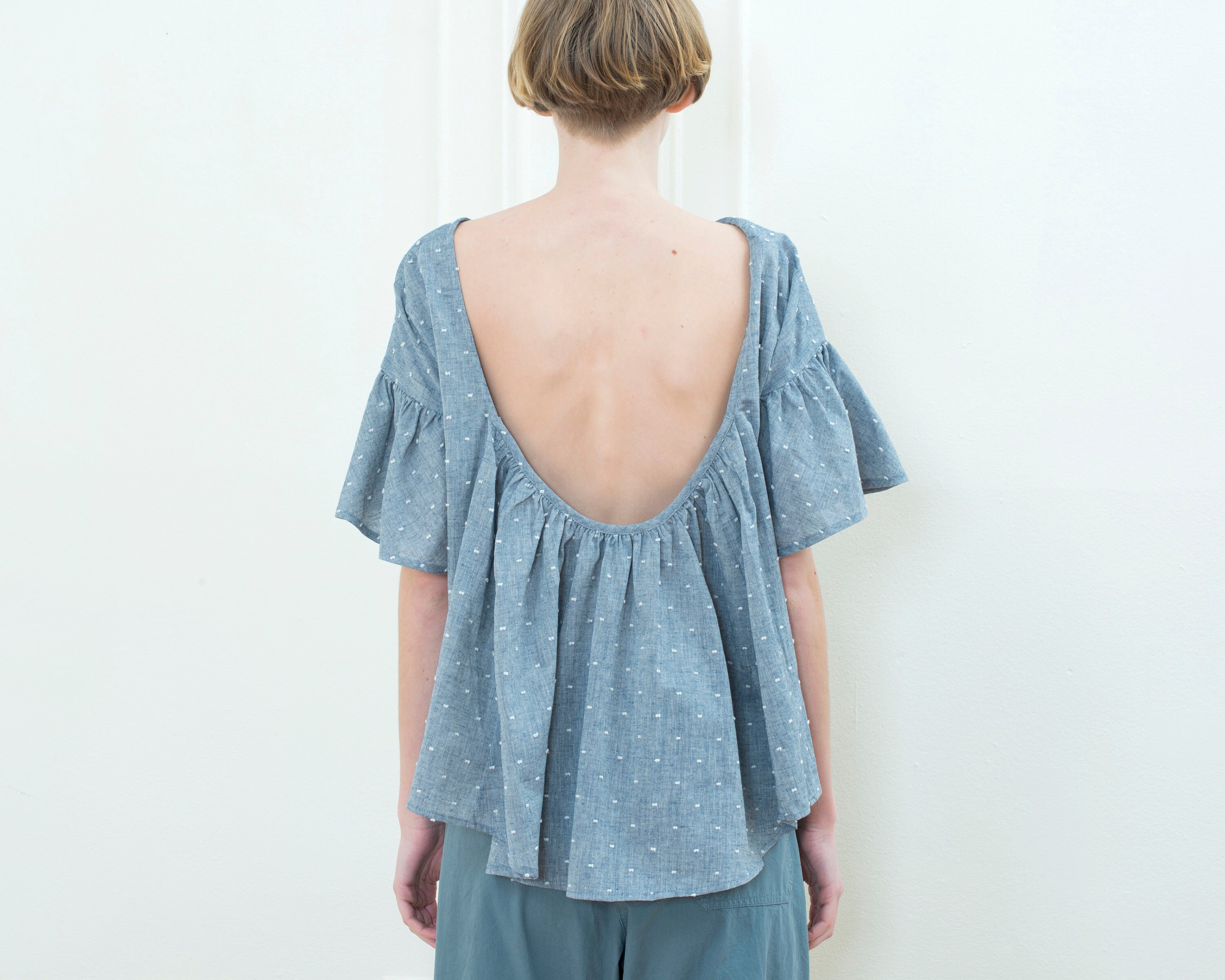 80s Stretchy Ice Blue Fitted Blouse