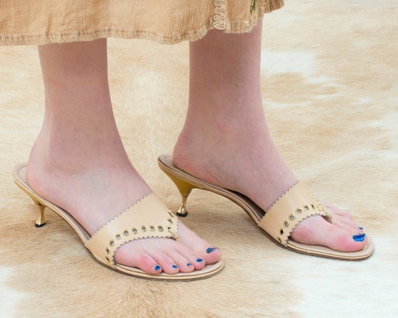 tan sandals with small heel