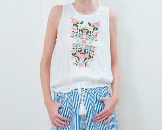 90s white floral hippie blouse | sleeveless flowe… - image 1