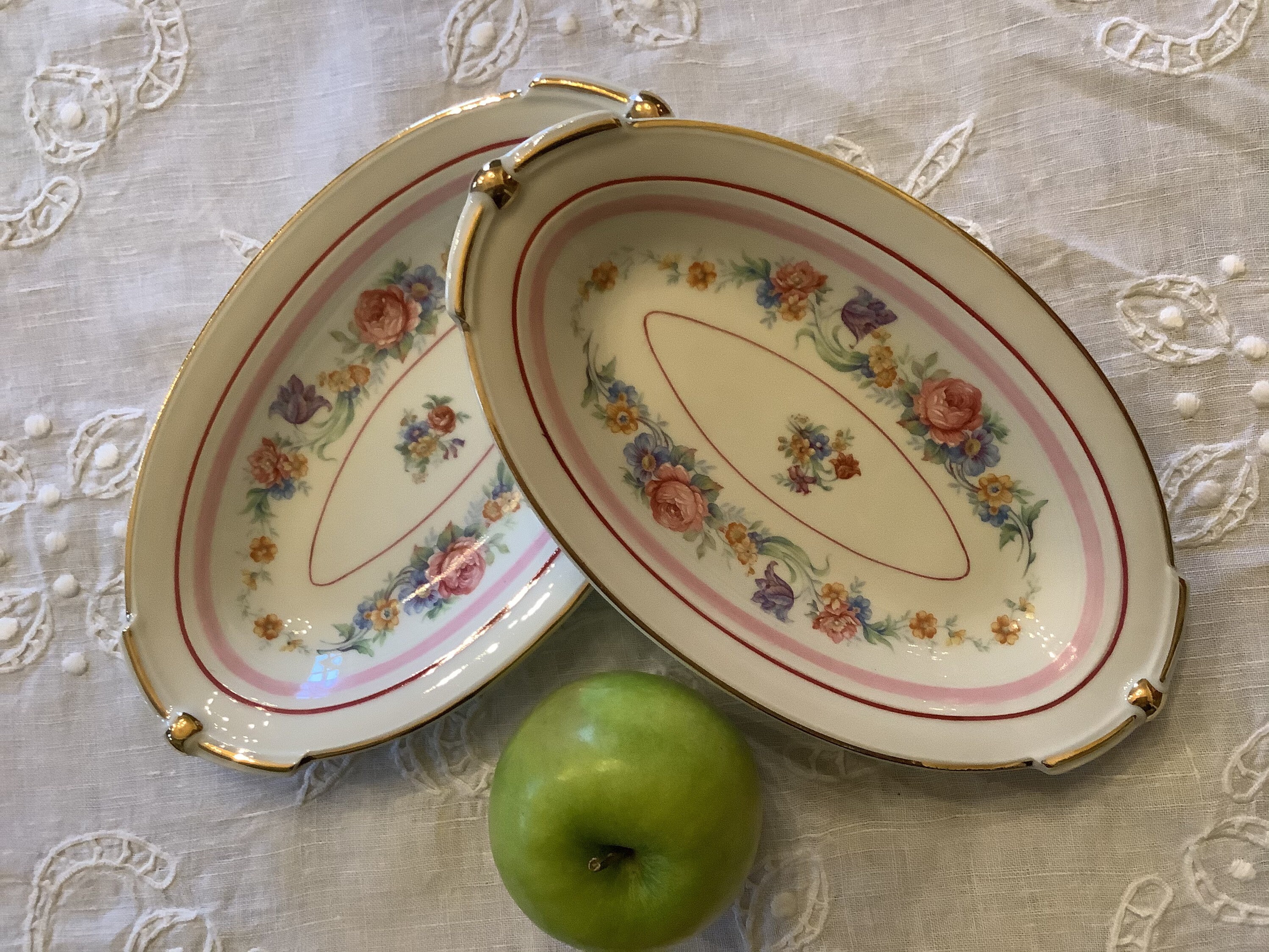 2 Petits Plateaux de Service Ovales. Plats Ovales en Porcelaine Limoges. Assiettes Service. Porcelai