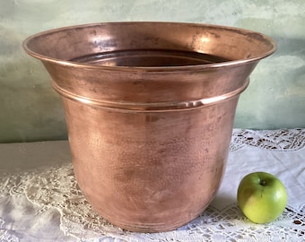 Antique copper planter. Large French hand hammered copper planter. Width  33 cms height 28 cms. ( 13 x 11 ins.)