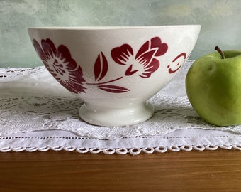 Antique Digoin café au lait bowl. Large Digoin coffee bowl in cream and red. Grand mothers bowl. Vintage French coffee bowl.