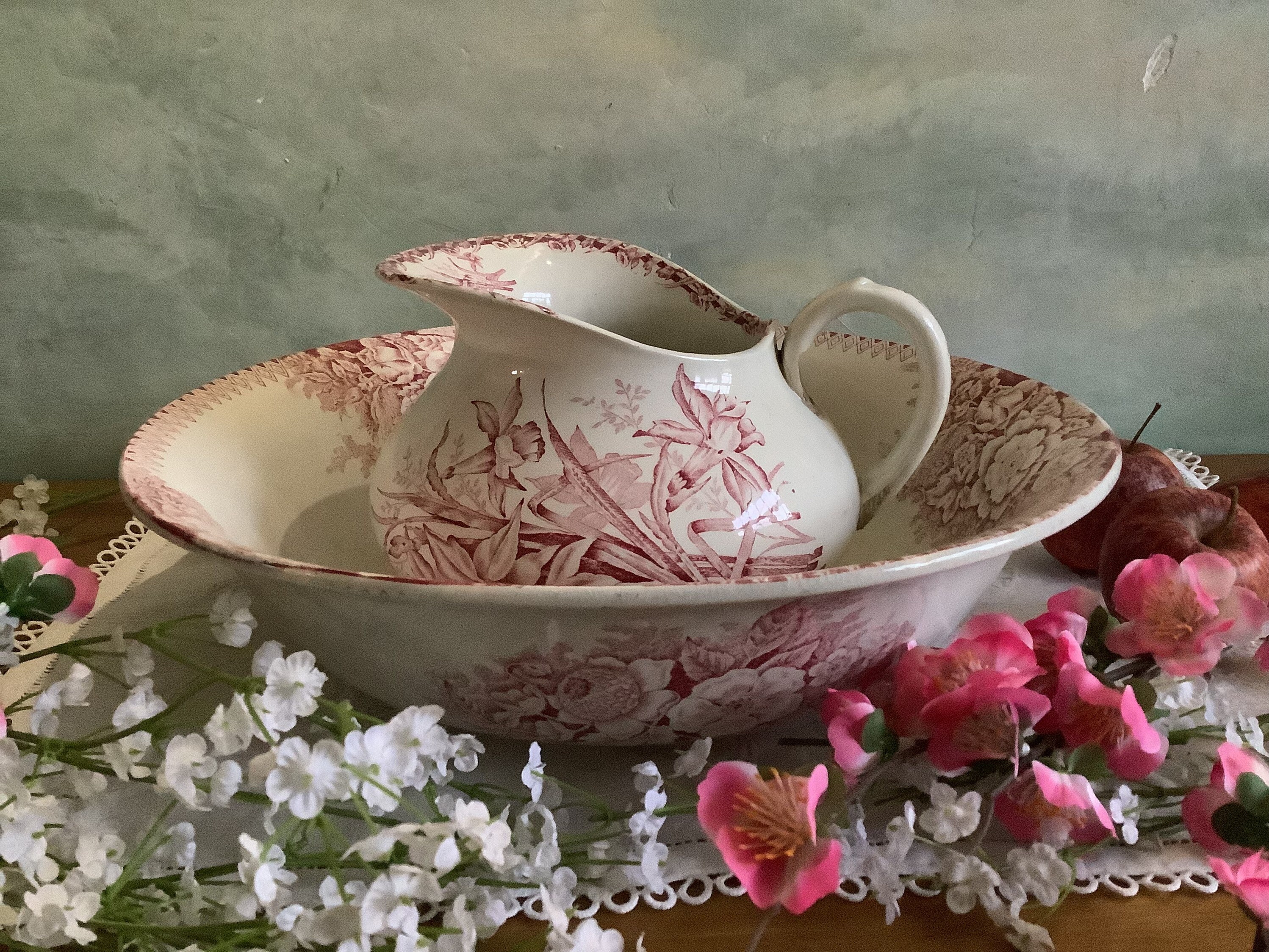 Victorian Trading Co French Flower Basket Pitcher & Bowl Basin Bath Victorian Trading Co French Flower Basket Pitcher & Bowl Basin Bath