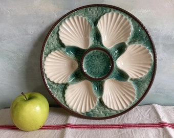 1 Barbotine oyster plate. Green and white Barbotine oyster, scallops or seafood plate. Perfect condition.