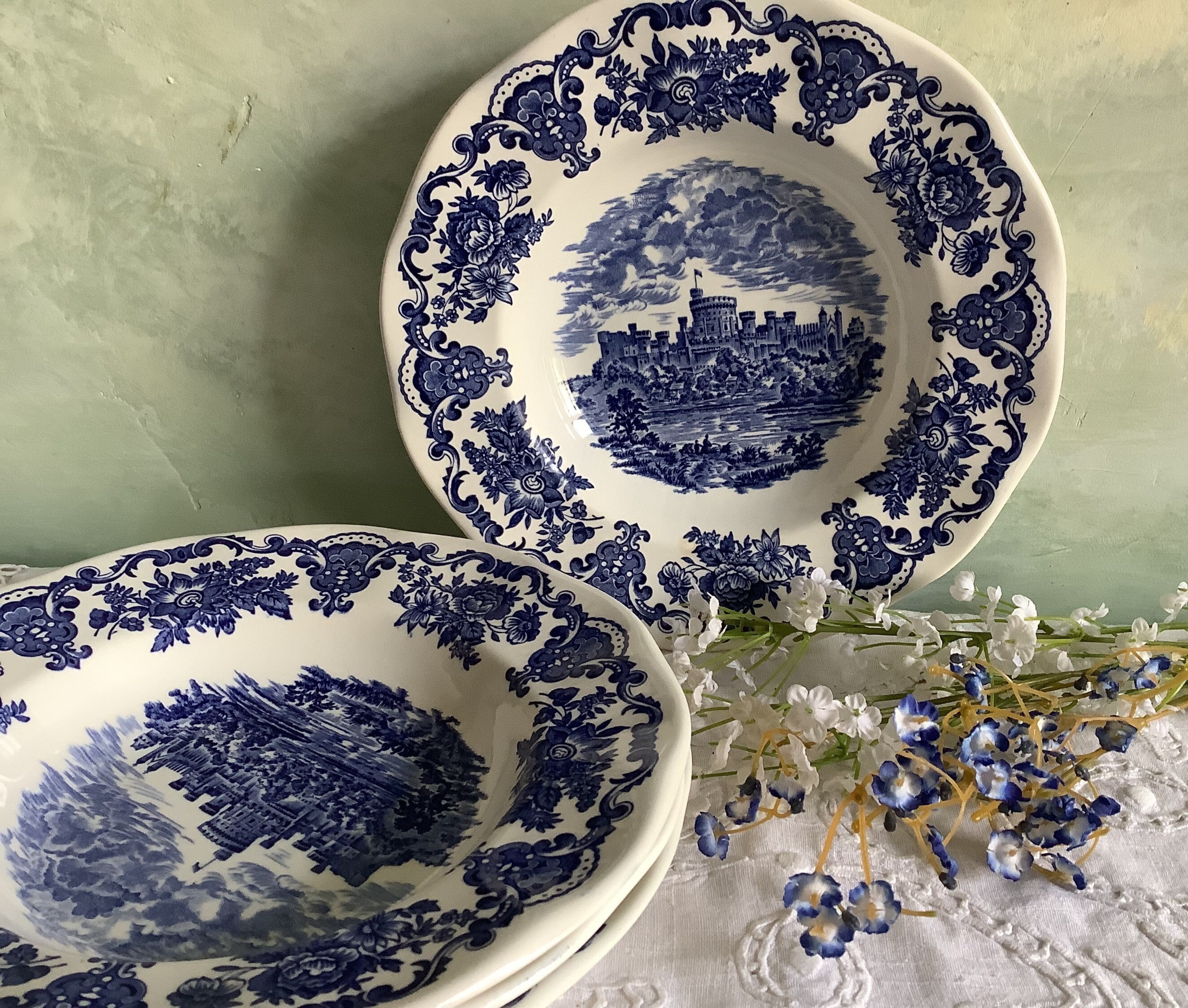 4 Assiettes à Soupe Vintage Royal Homes Of Britain. Bols Bleus et Blancs. Lot de 4 Soupes en Porcela