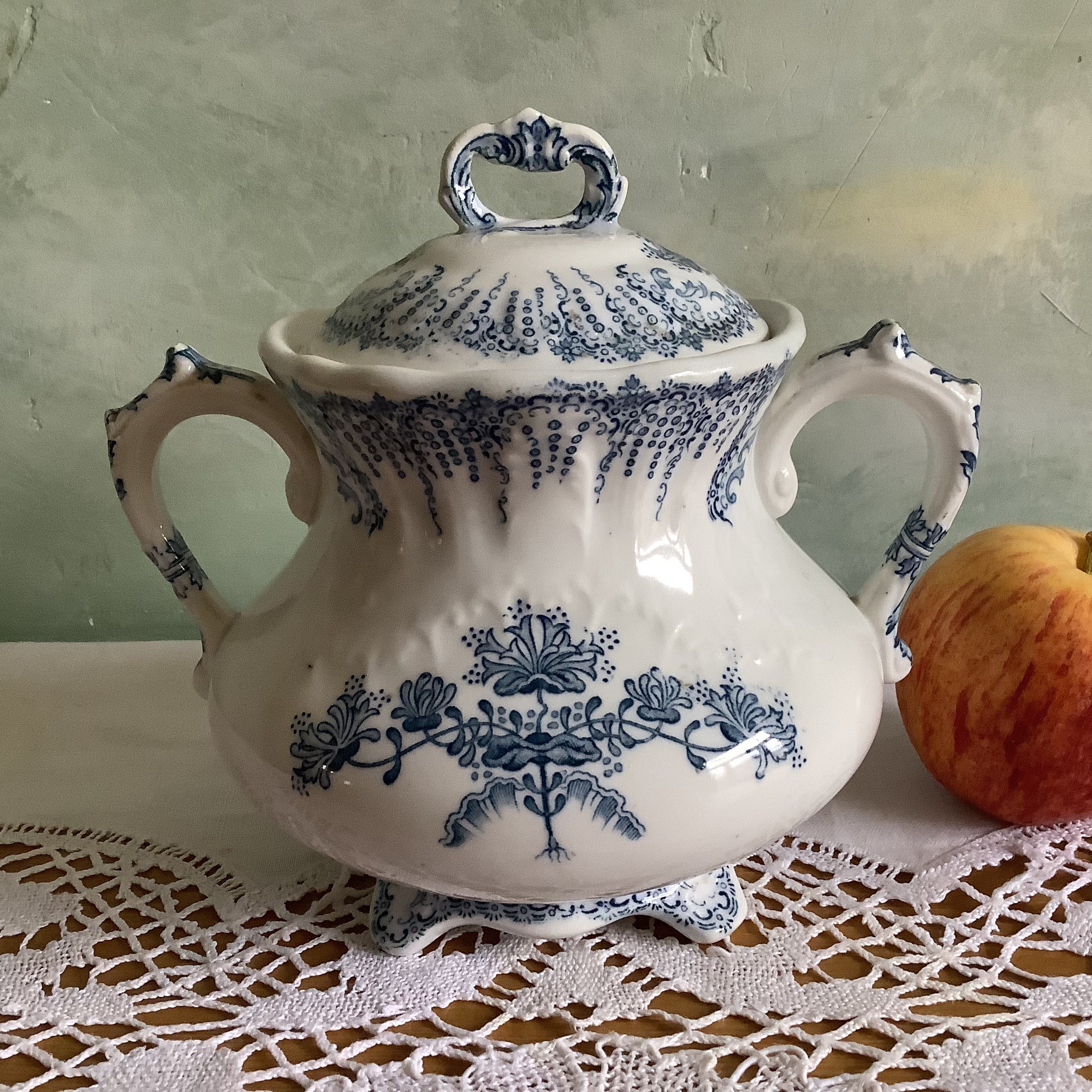 Réservé Magnifique Regence, Bol St Amand avec Couvercle. Sucrier Regence. Bol en Porcelaine Antique 