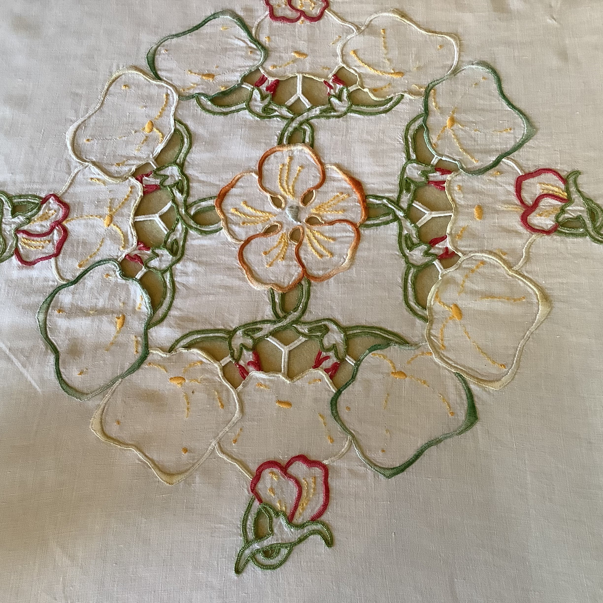 Nappe Art Nouveau. Nappe