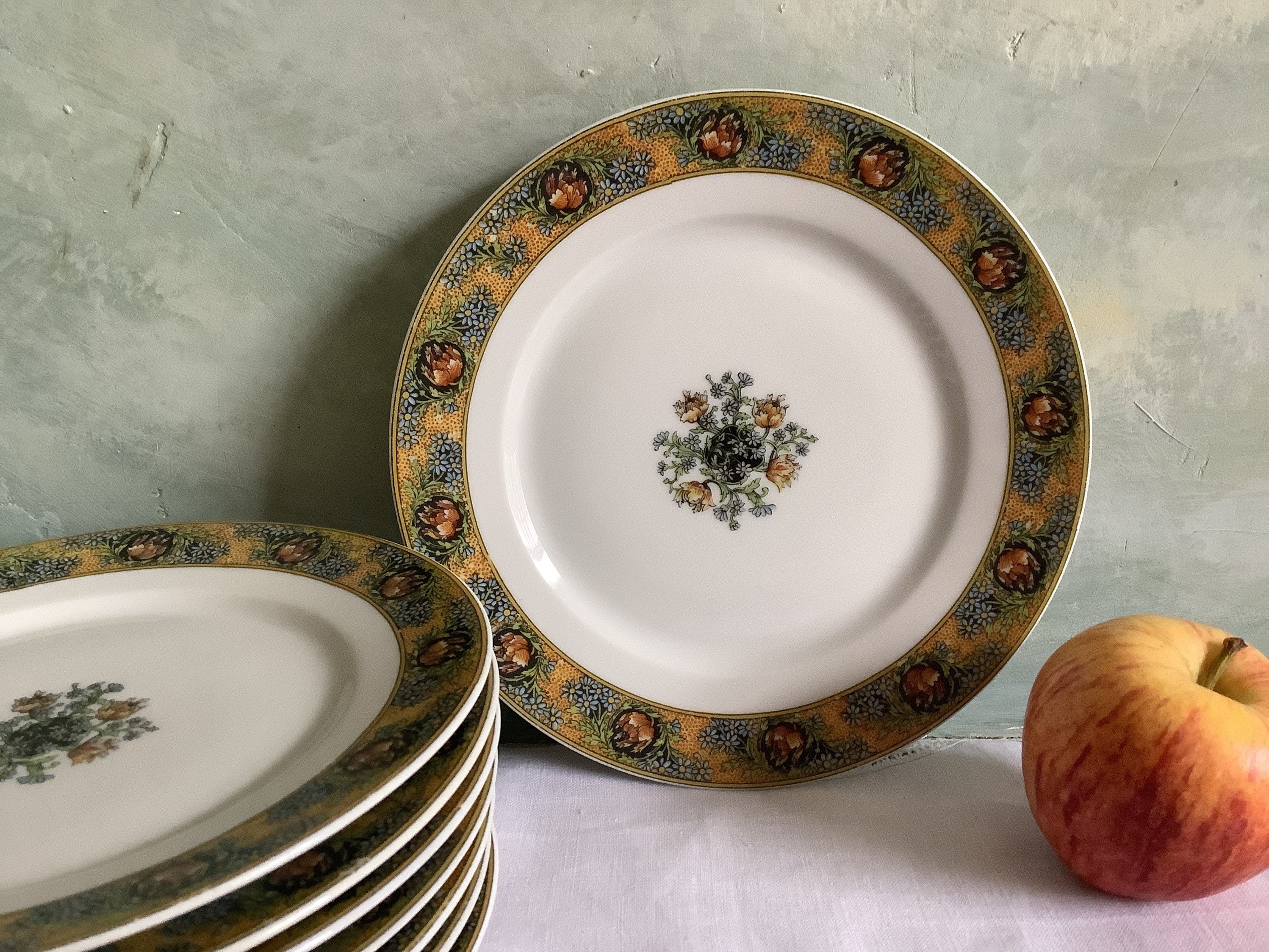 8 Assiettes à Dessert en Porcelaine de Limoges. Porcelaine Wg&cie. Parfait État. Français Vintage. 7