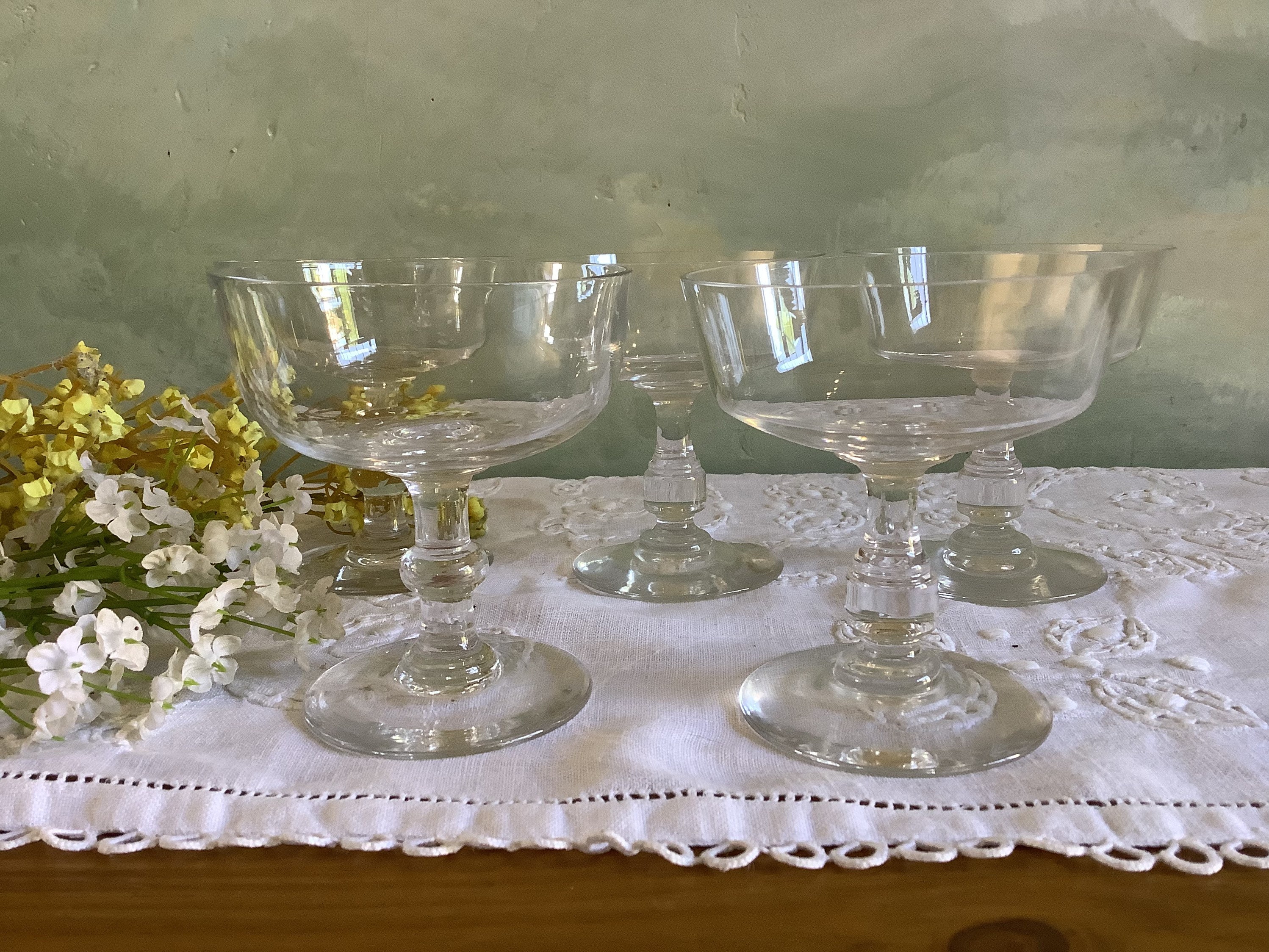 Ensemble de 5 Verres Champagne. Champagne Vintage Français. Coupés Français Dessert Au ou à La Crème