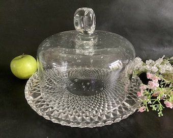 Glass cake plate with glass dome. Vintage French cake plate with cloth.