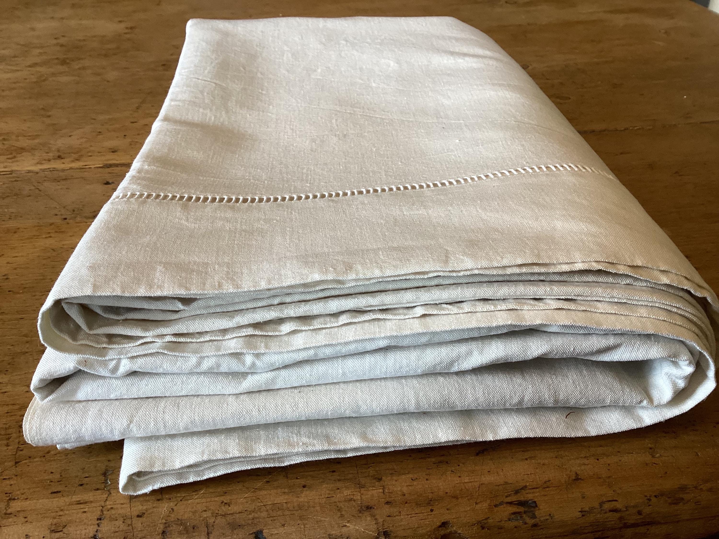 From Sweden＊Vintage linen Cloth・* Vintage Swedish Square Linen Tablecloth With Embroidered Red