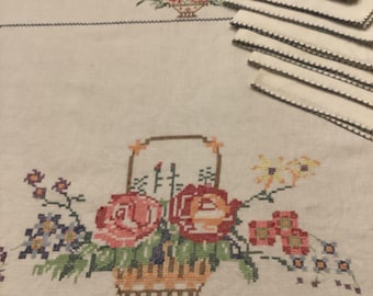 Mantel y 8 servilletas vintage francesas de lino blanco - Impecables, bordados a mano, motivo floral en punto de cruz - 215 x 130 cm (84 x 51 pulgadas).