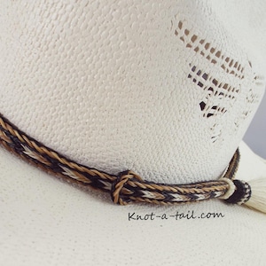 Banda de sombrero de crin de caballo MÁS ATREVIDA, Borla lateral marrón canela-BLANCA, banda de sombrero de vaquero de crin de caballo, banda de sombrero occidental, Rodeo, ¡MUY NOTABLE!