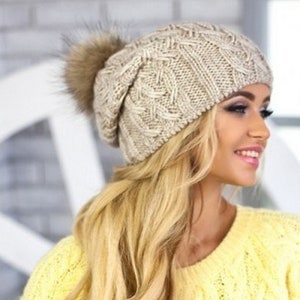 Graue Slouchy Mütze Pelz Bommel Mütze Beanie Grobstrick Mütze mit Fleece Frauen Wintermütze Weihnachtsgeschenk Strickmütze Pelz Bommel Mütze Mütze Beige