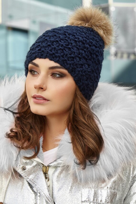 pom pom beanie