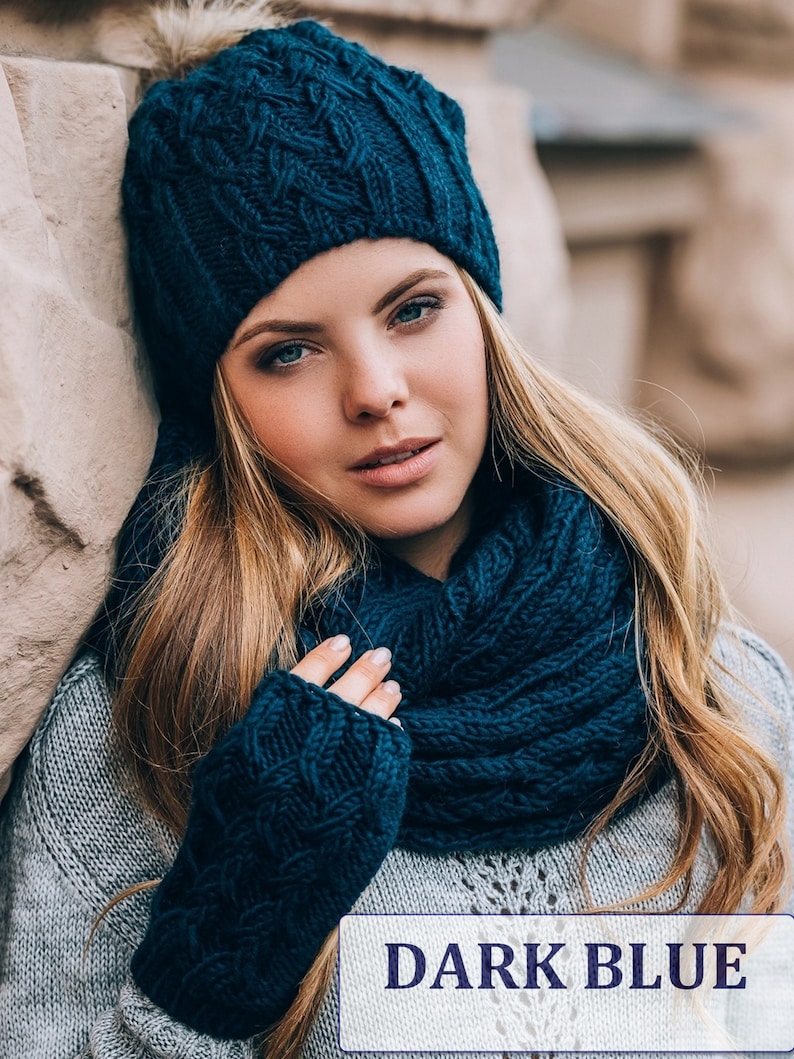 Ensemble bonnet écharpe et gants, ensemble bonnet écharpe, bonnet écharpe mitaines-chapeau écharpe femme-bonnet d'hiver à pompons doublé de polaire mitaines gants écharpe Dark Blue