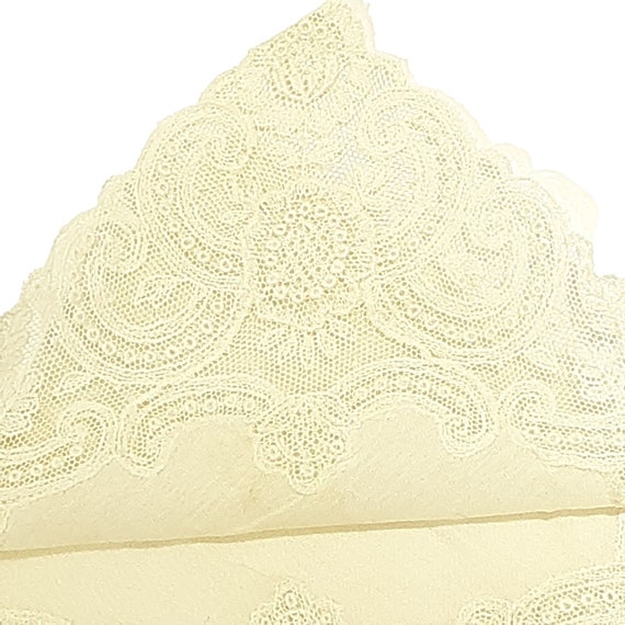 White Lace Edge 10"  Vintage Hankie White Cotton … - image 3