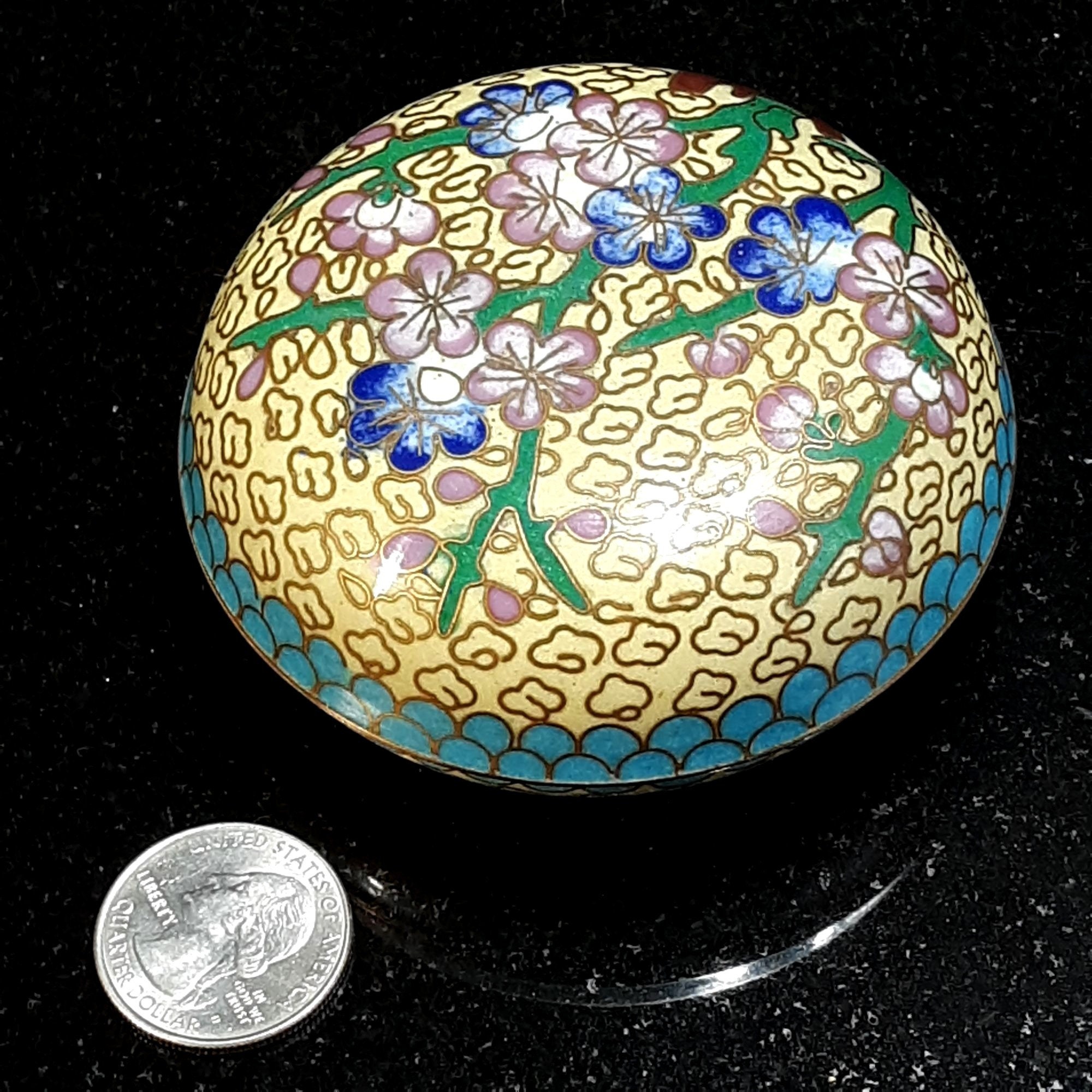 0421-180 中国七宝細工の指輪 茶嗅ぎタバコ入れ 花柄エナメル 真鍮 象牙地 ヴィンテージ 中国七宝細工の指輪 茶嗅ぎタバコ入れ 花柄エナメル 真鍮 象牙地